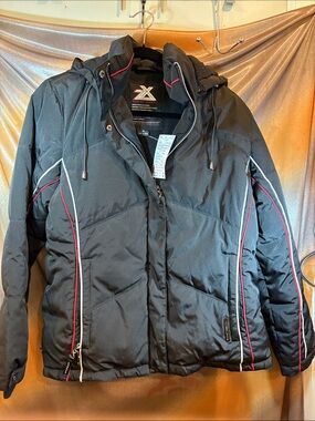 ZX Black Label Hooded Jacket with Pink-Trim Logo. Medium. Bag 43